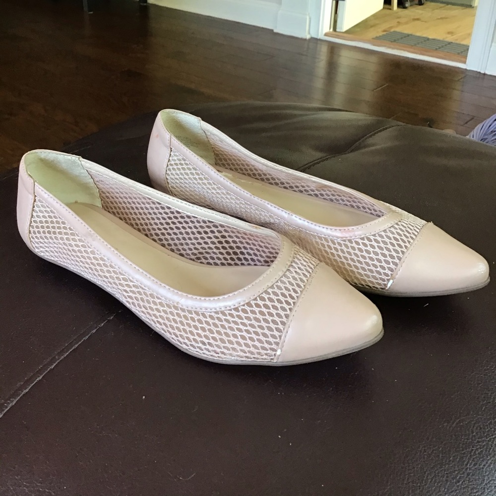 Saks fifth ave flat shoes
